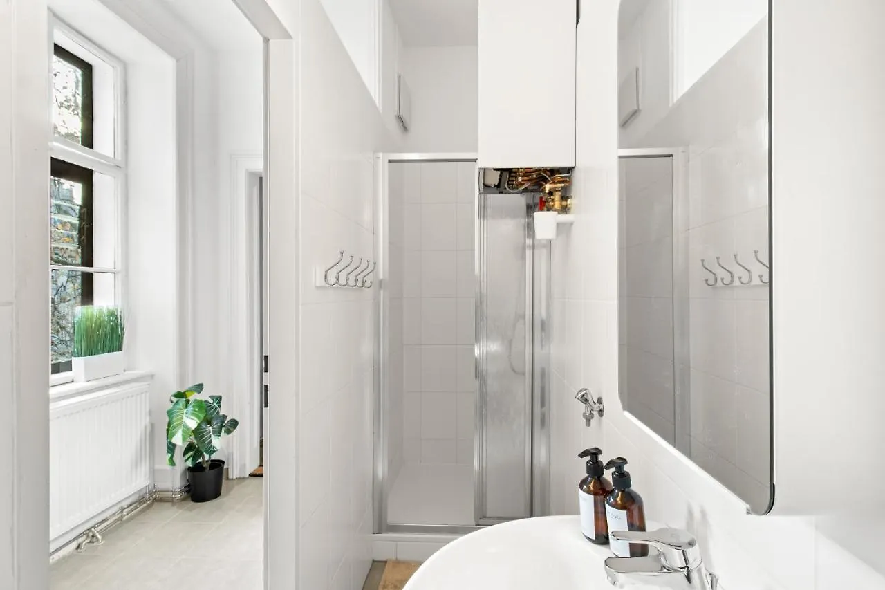 Apartment Separate Bedroom - Near Schoenbrunn Vienna Austria