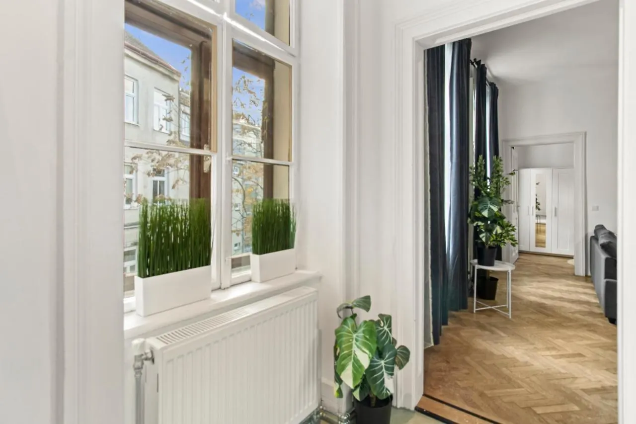 Separate Bedroom - Near Schoenbrunn Vienna Austria