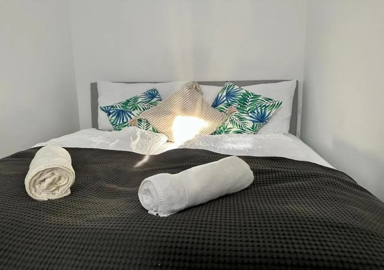 Separate Bedroom - Near Schoenbrunn Vienna 0*,  Austria